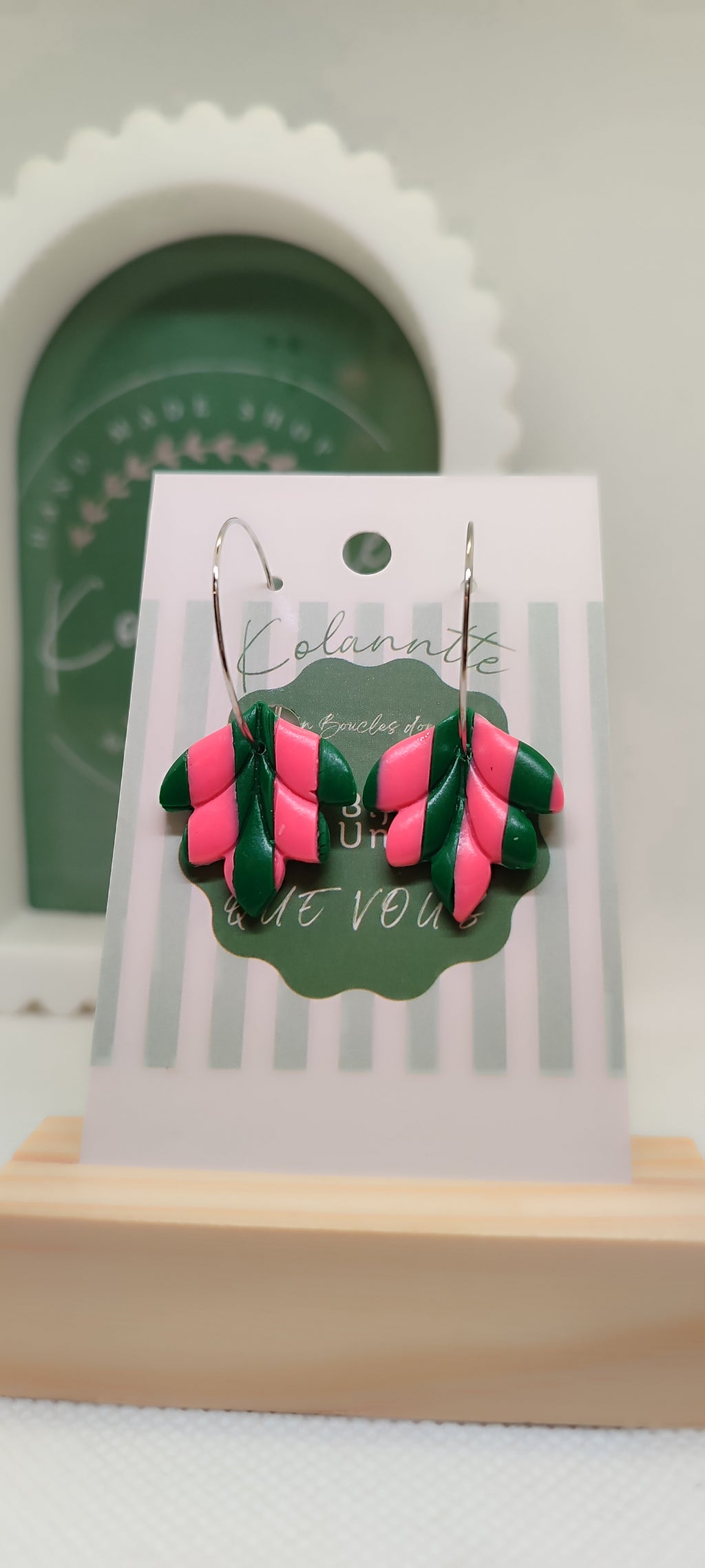 Boucles d'oreilles, Feuille